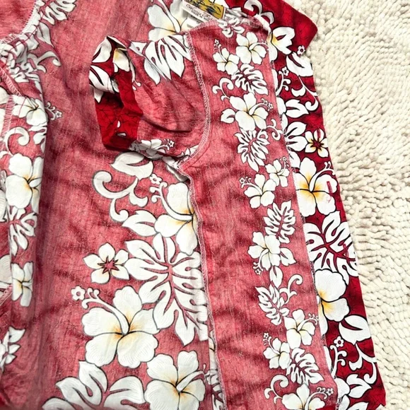 Winnie Fashion Hawaiian Boys 6 Aloha Button Up Shirt Hibiscus White On Red EUC - Picture 5 of 9